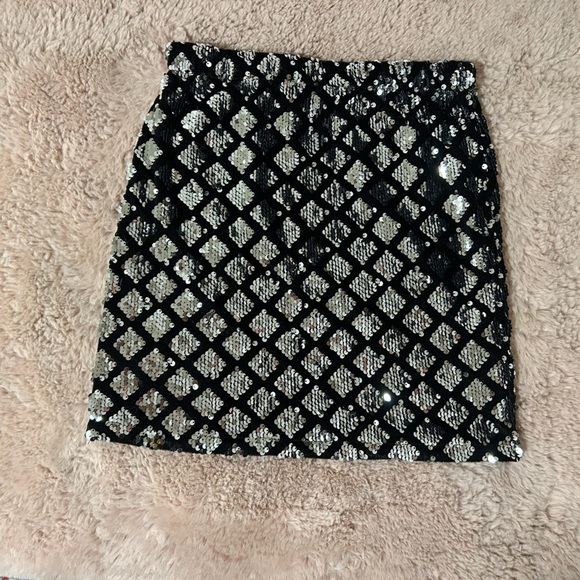 Black and Silver Sequin Skirt - Picture 1 of 1